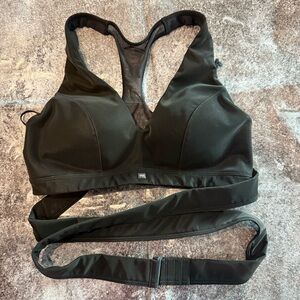 Victoria’s Secret plunge stappy Women's workout Bra NWOT